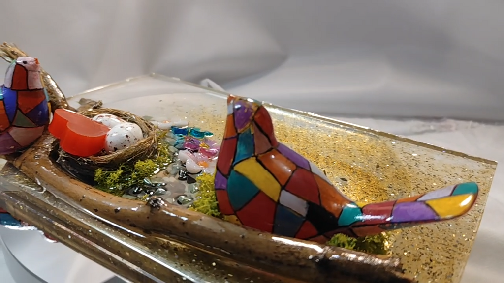 Vassoio decorativo con nido e cuore di mamma